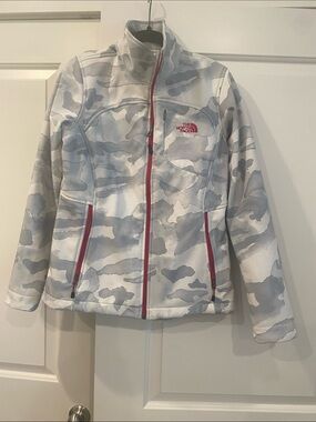 The North Face Women’s White & Gray Camo Softshell Jacket